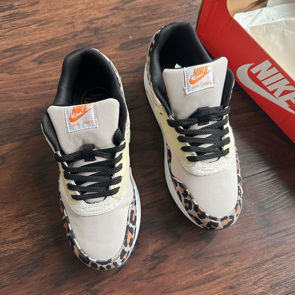 Nike Women's Cream and Black Leopard Sneakers - Picture 8 of 9